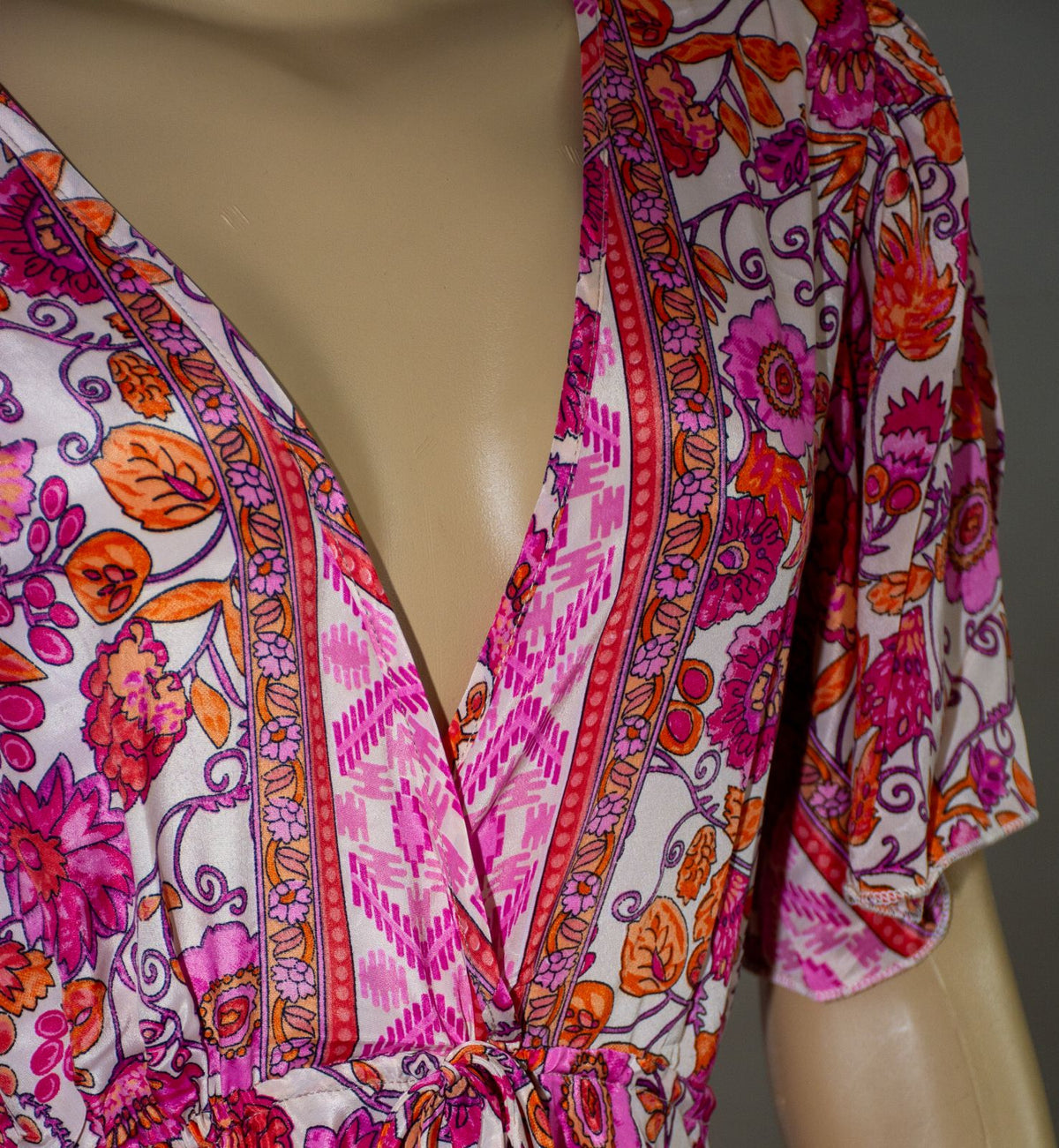 VESTIDO MIDI FLORAL FUCSIA SUNSET