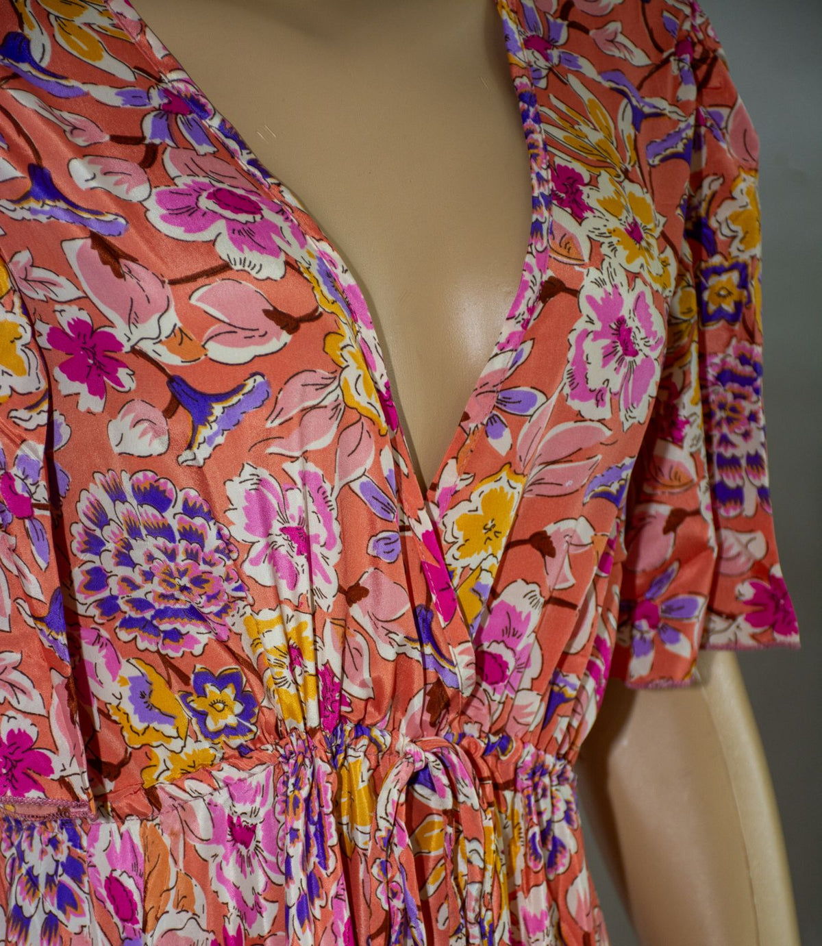 VESTIDO MIDI FLORAL CORAL BLOOM